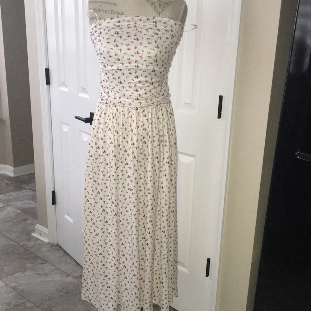 FASHION NOVA NWOT RUCHED TUBE FLARE FLORAL MIDI STRAPLESS Dress